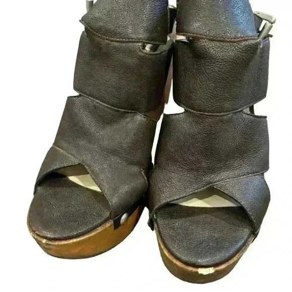 Vera Wang Lavender Platform Sandals Ankle Strap Studded Leather Black Size 7.5 - Picture 3 of 9